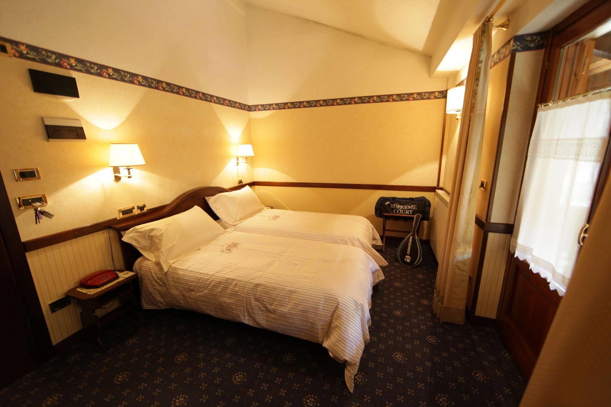 Hotel Petit Prince Antagnod Exterior foto